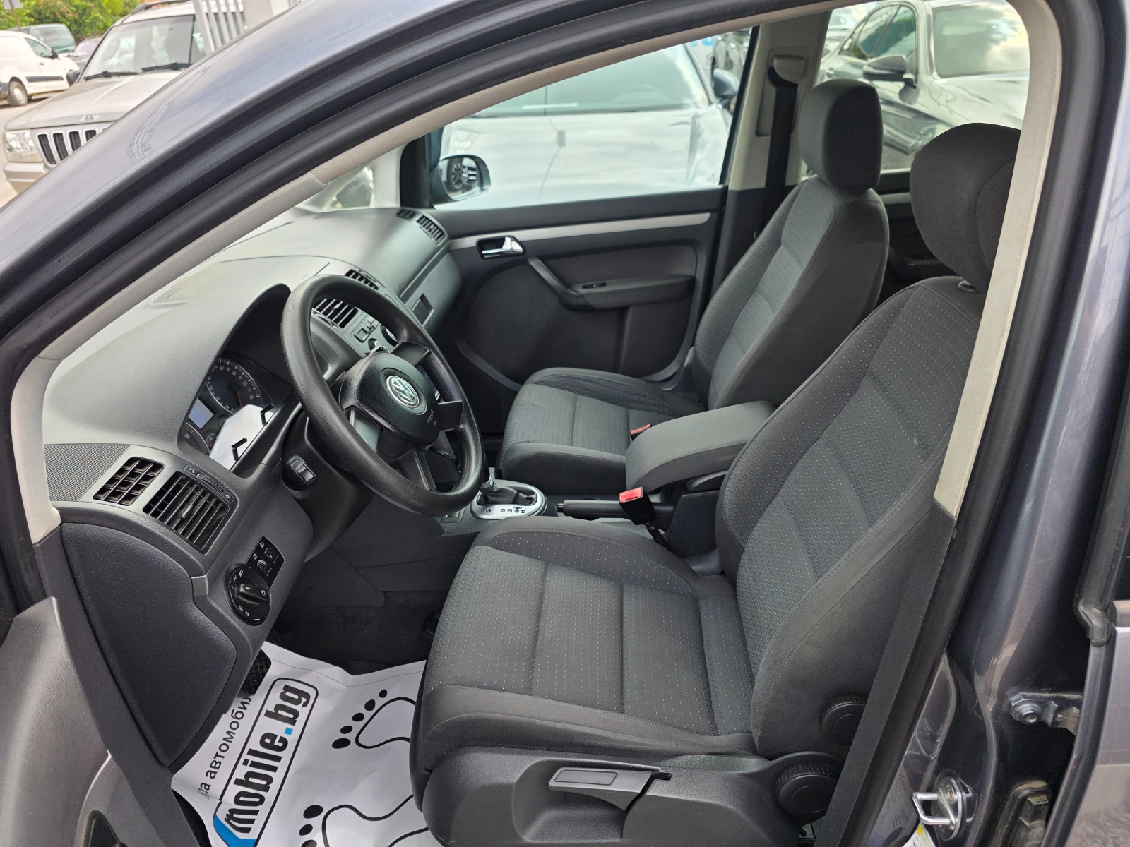 VW Touran 1.9 TDI  AVTO НАПЪЛНО ОБСЛУЖЕН  5 МЕСТА , снимка 11 - Автомобили и джипове - 54715775