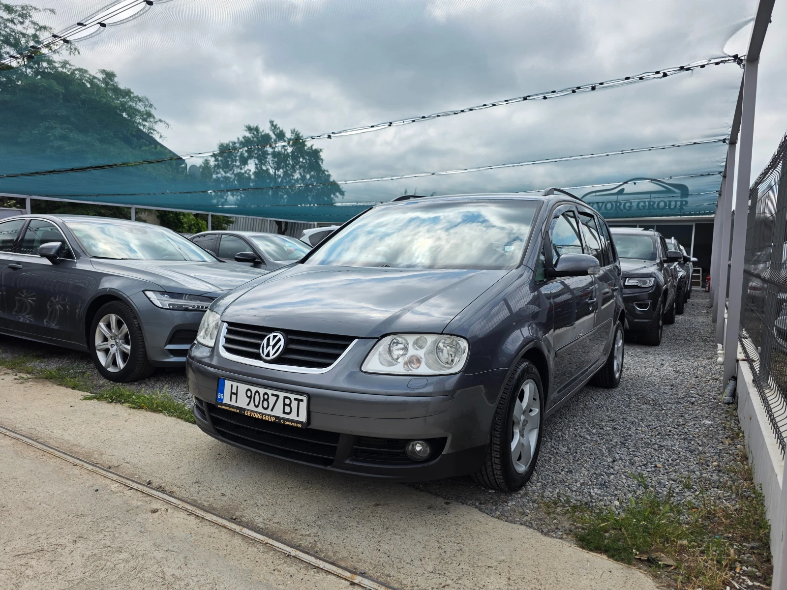 VW Touran 1.9 TDI  AVTO НАПЪЛНО ОБСЛУЖЕН 