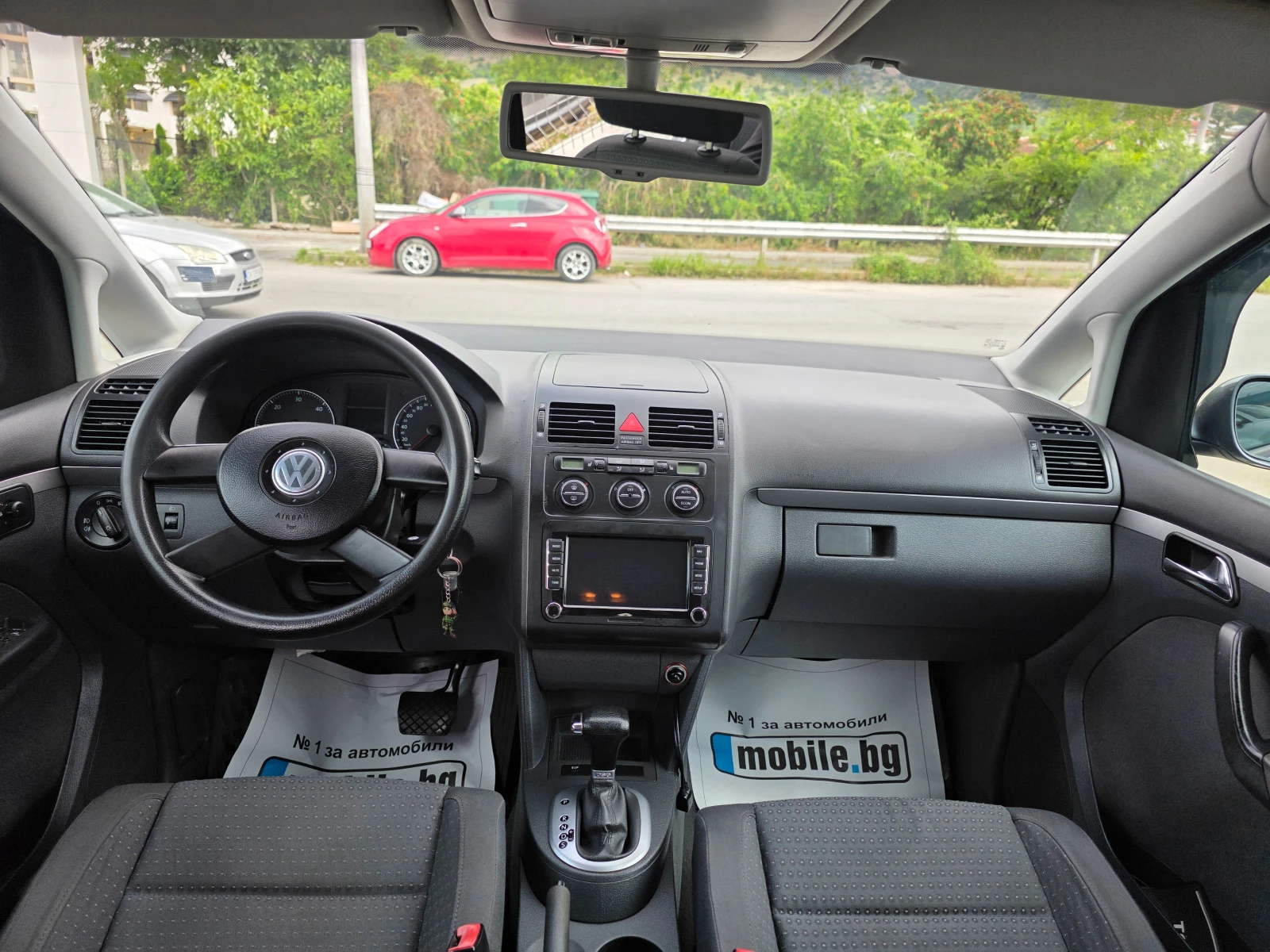 VW Touran 1.9 TDI  AVTO НАПЪЛНО ОБСЛУЖЕН  5 МЕСТА , снимка 9 - Автомобили и джипове - 54715775