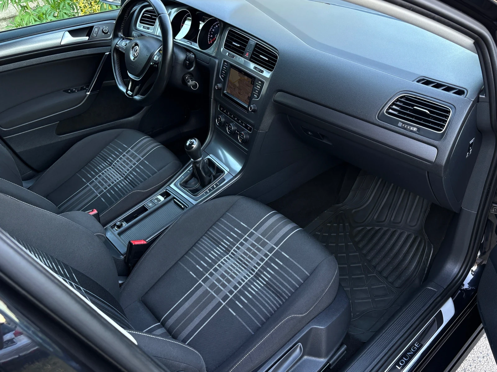 VW Golf 7 1.6TDI LOUNGE# LED# NAVI# , снимка 8 - Автомобили и джипове - 54991190