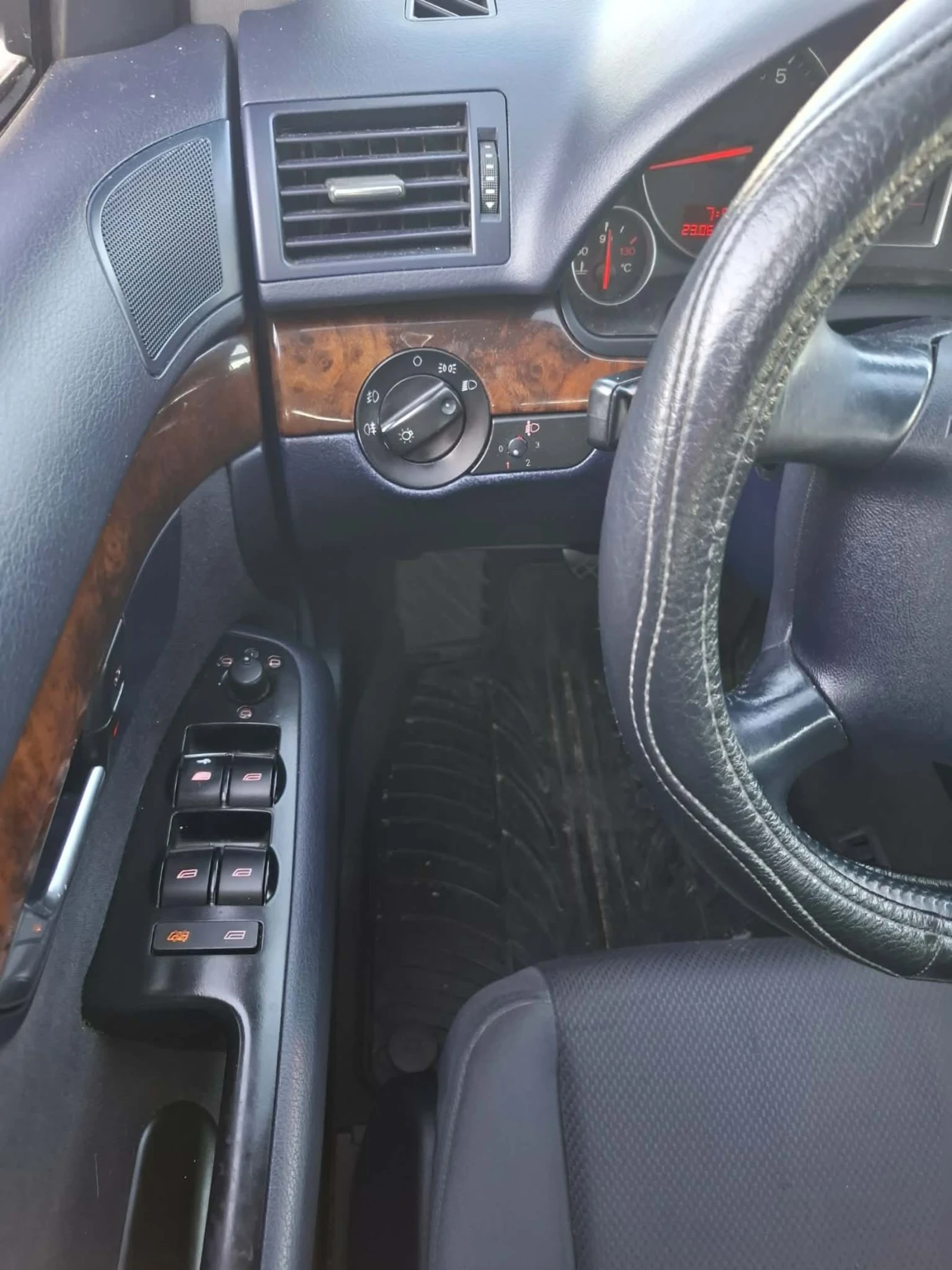 Audi A4 2.0, снимка 6 - Автомобили и джипове - 55007342