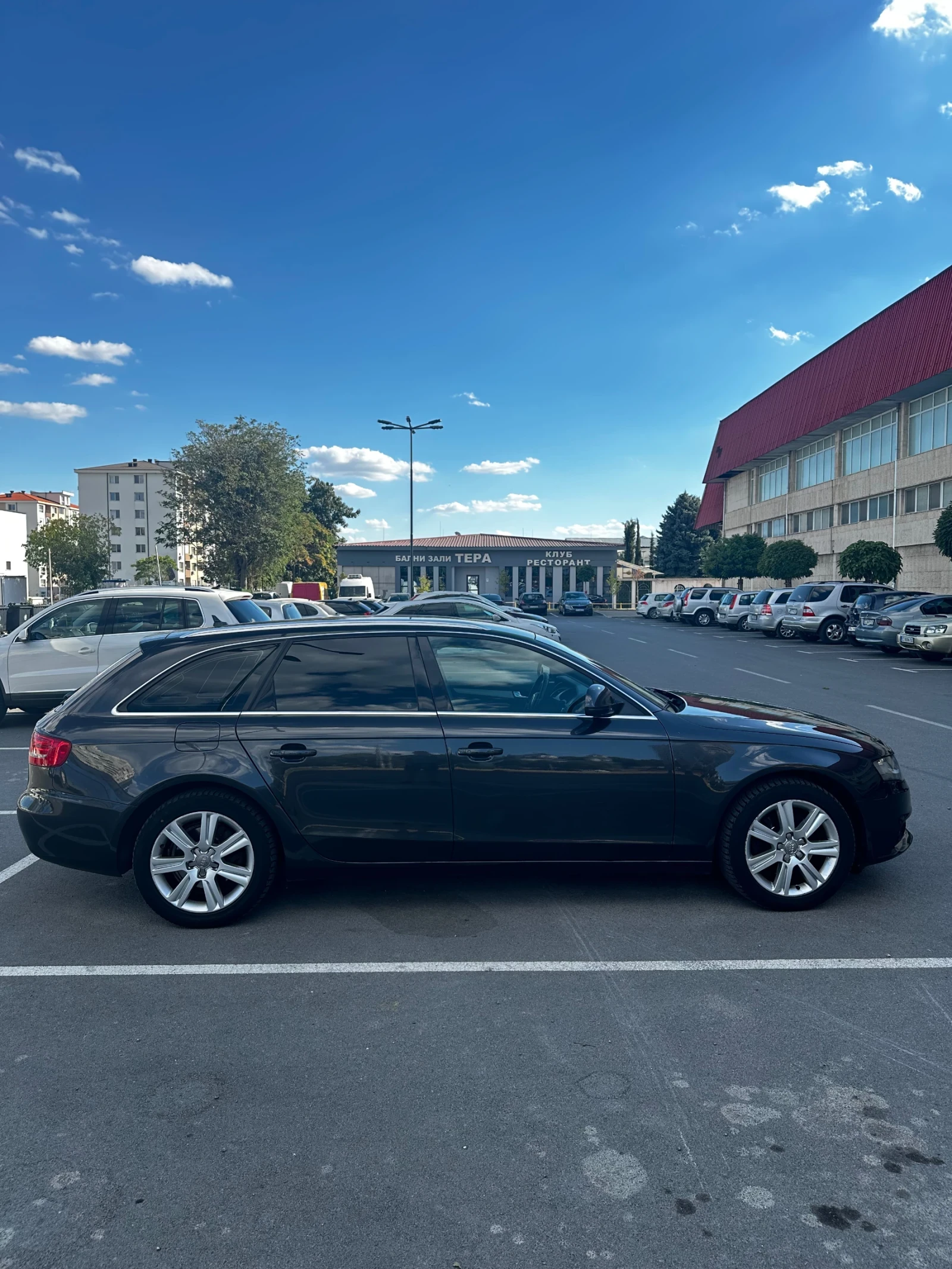 Audi A4, снимка 4 - Автомобили и джипове - 55980355