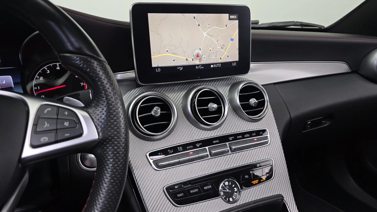 Mercedes-Benz C 450 AMG HUD* ПОДГРЕВ* КАМЕРА* DYNAMICA* LED* КРАЙНА ЦЕНА, снимка 11 - Автомобили и джипове - 56059992