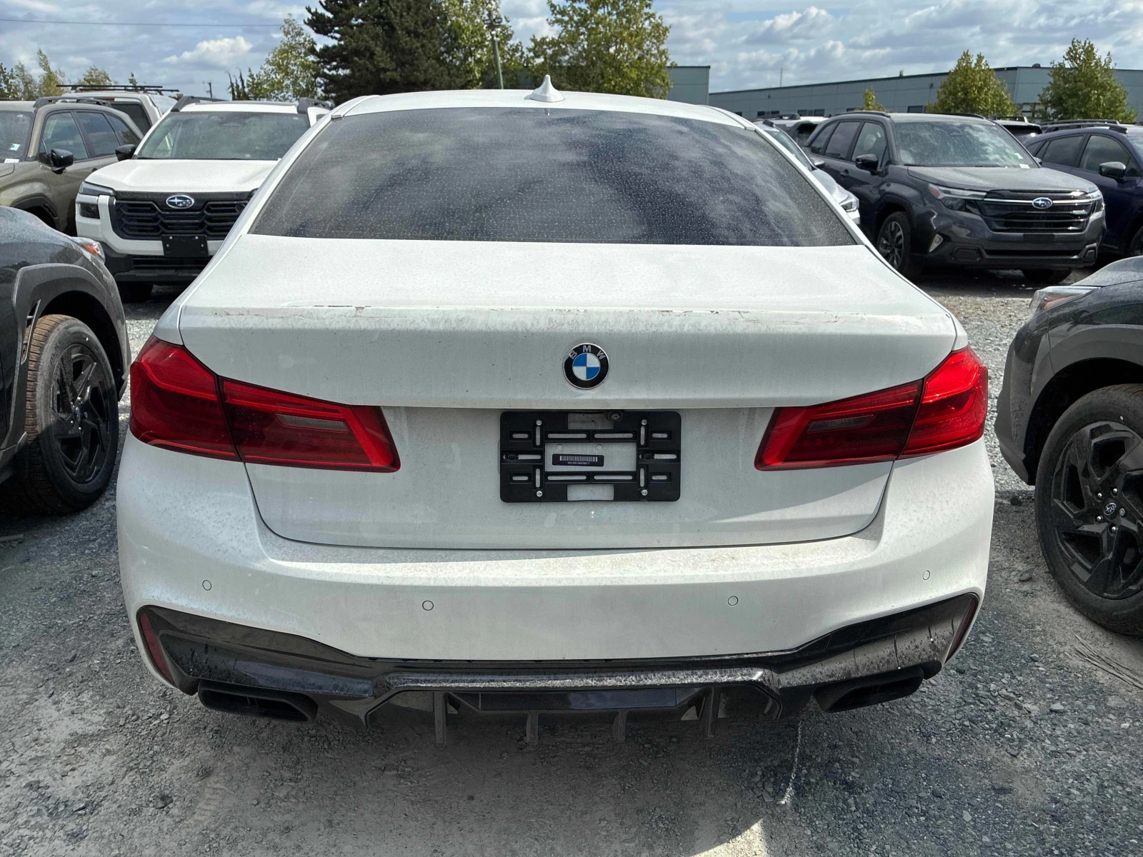 BMW 550 xDrive | CARFAX | АВТОКРЕДИТ БЕЗ ПЪРВОНАЧАЛНА , снимка 5 - Автомобили и джипове - 56091836