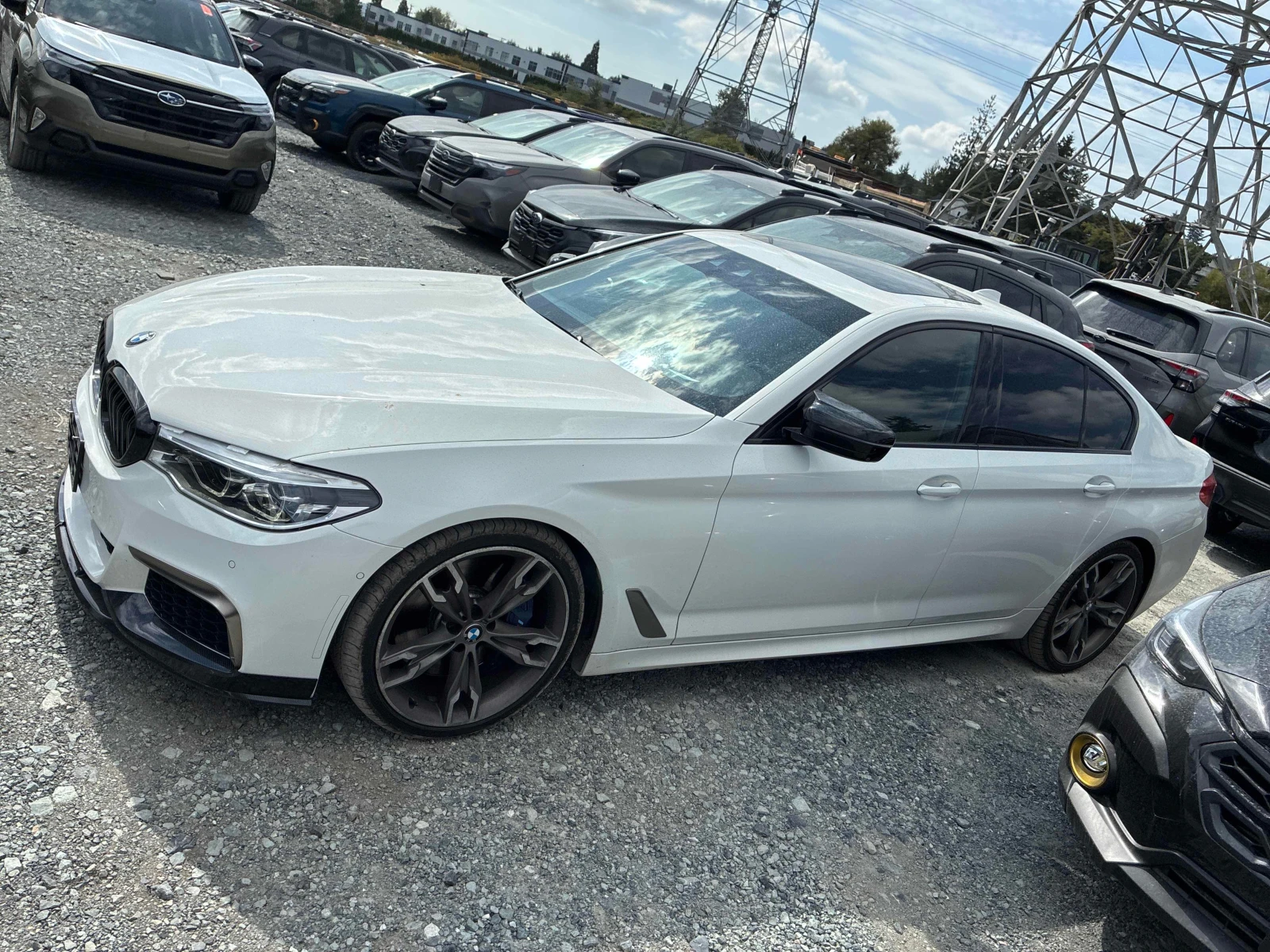 BMW 550 xDrive | CARFAX | АВТОКРЕДИТ БЕЗ ПЪРВОНАЧАЛНА , снимка 3 - Автомобили и джипове - 56091836