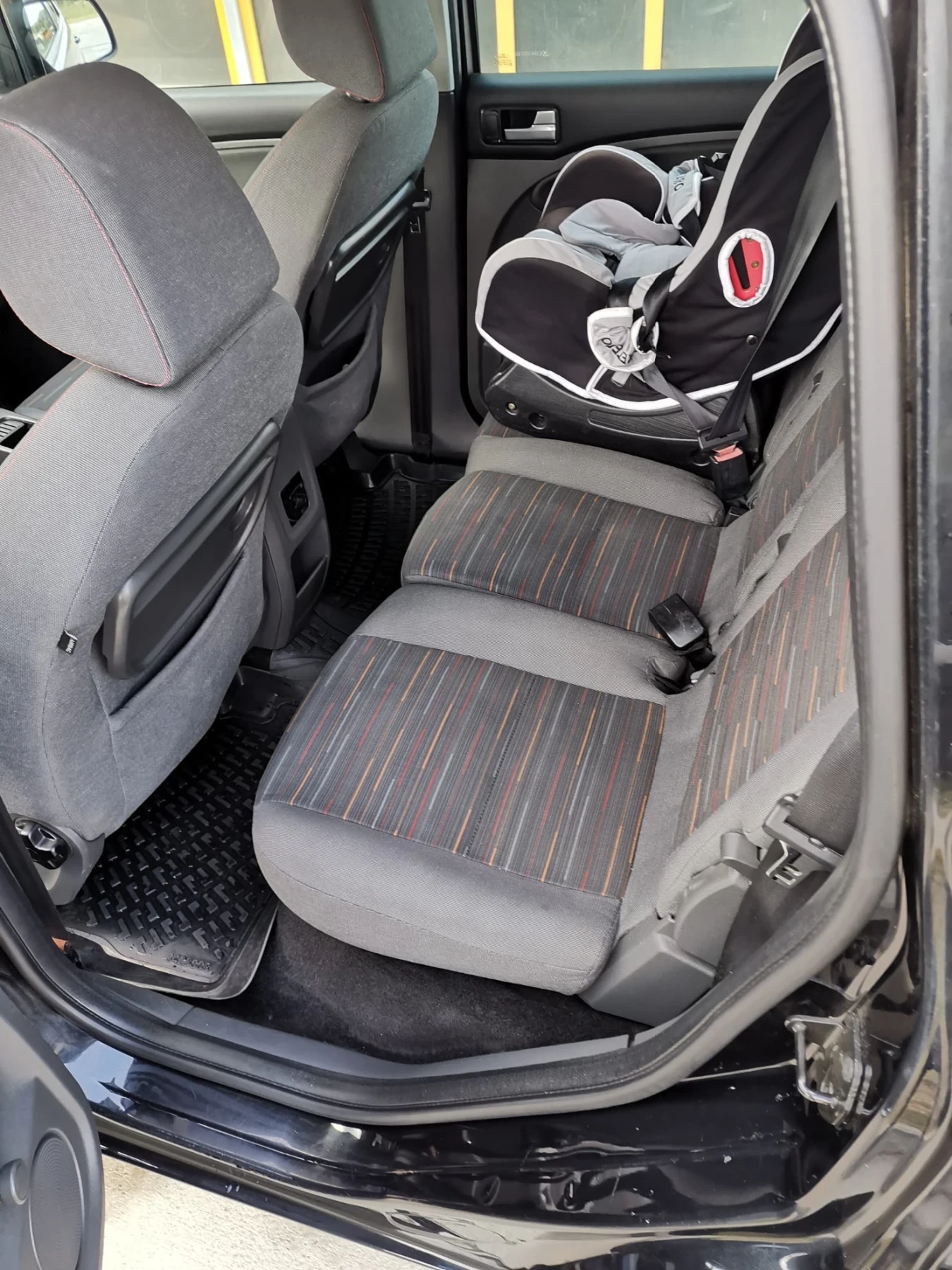 Ford C-max 1.8 TDCi 115 k.c, снимка 4 - Автомобили и джипове - 56360245
