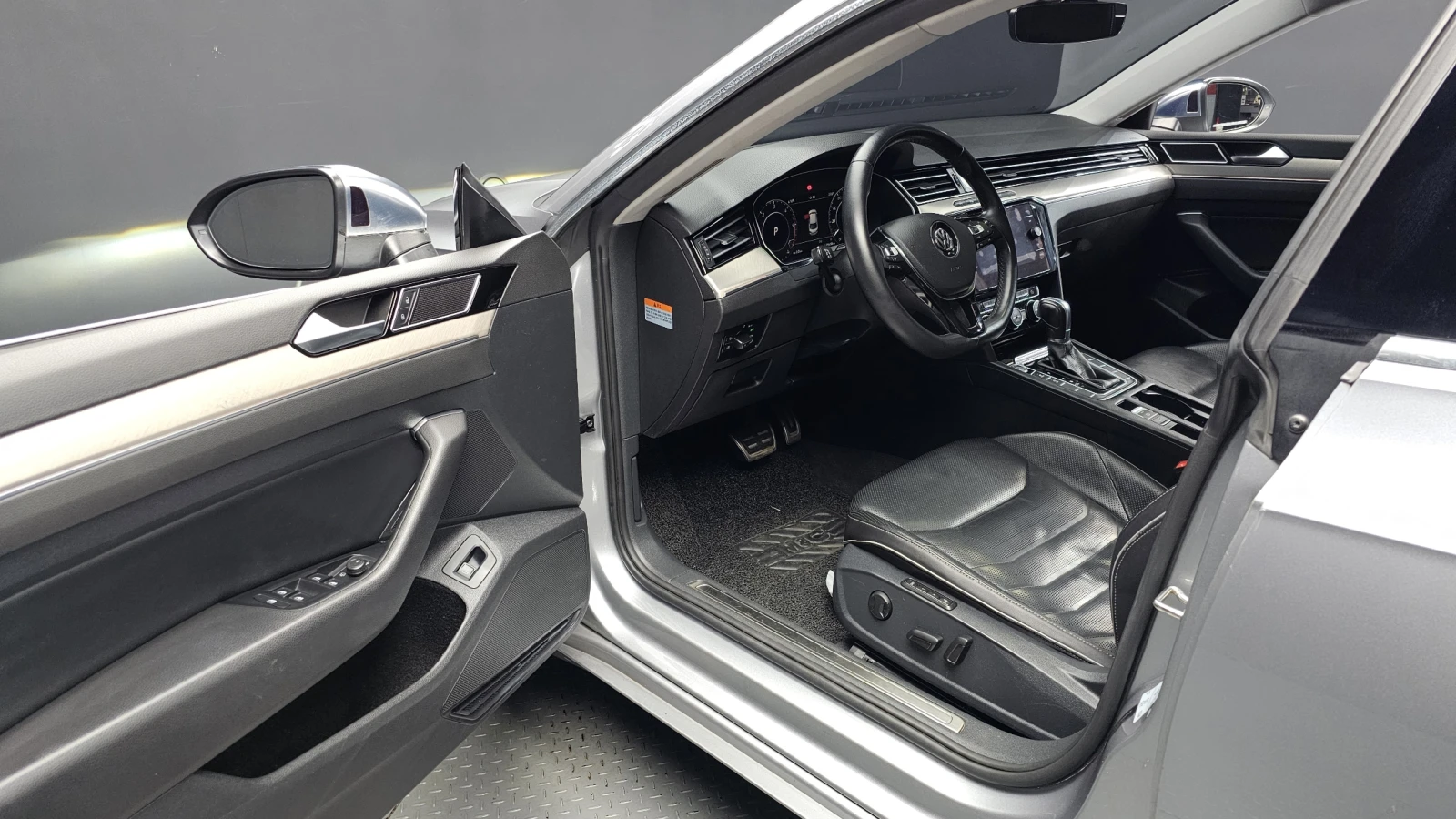 VW Arteon 2.0 TDI / Premium, снимка 10 - Автомобили и джипове - 56586137