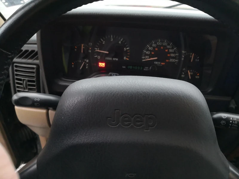 Jeep Cherokee, снимка 12 - Автомобили и джипове - 47827527