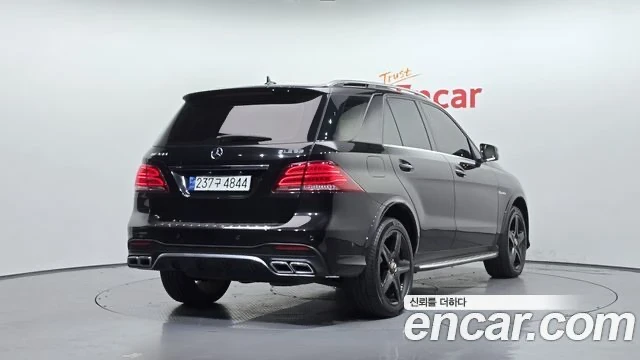 Mercedes-Benz GLE 350  - изображение 4