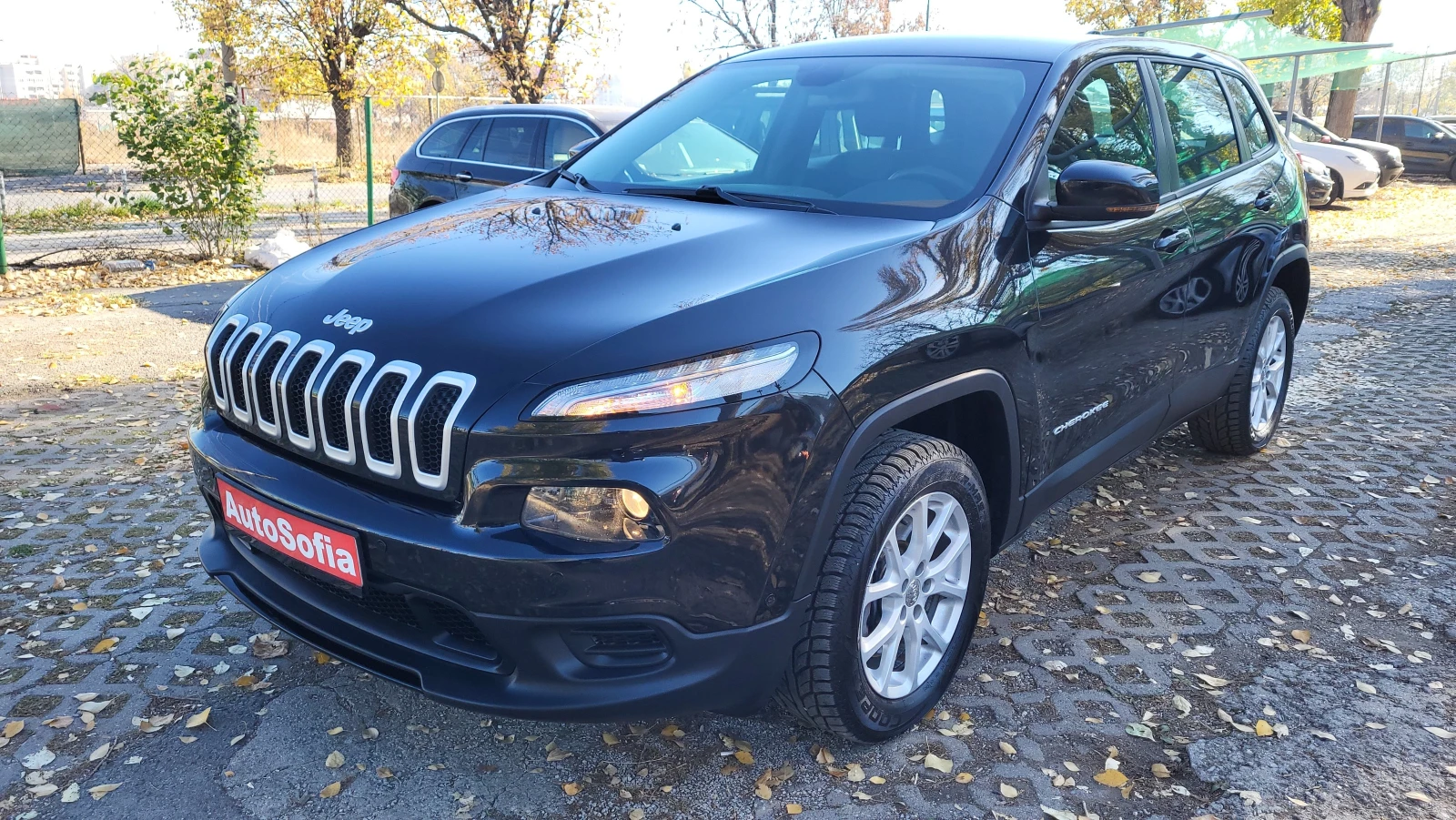 Jeep Cherokee 2.4i SPORT  - изображение 2