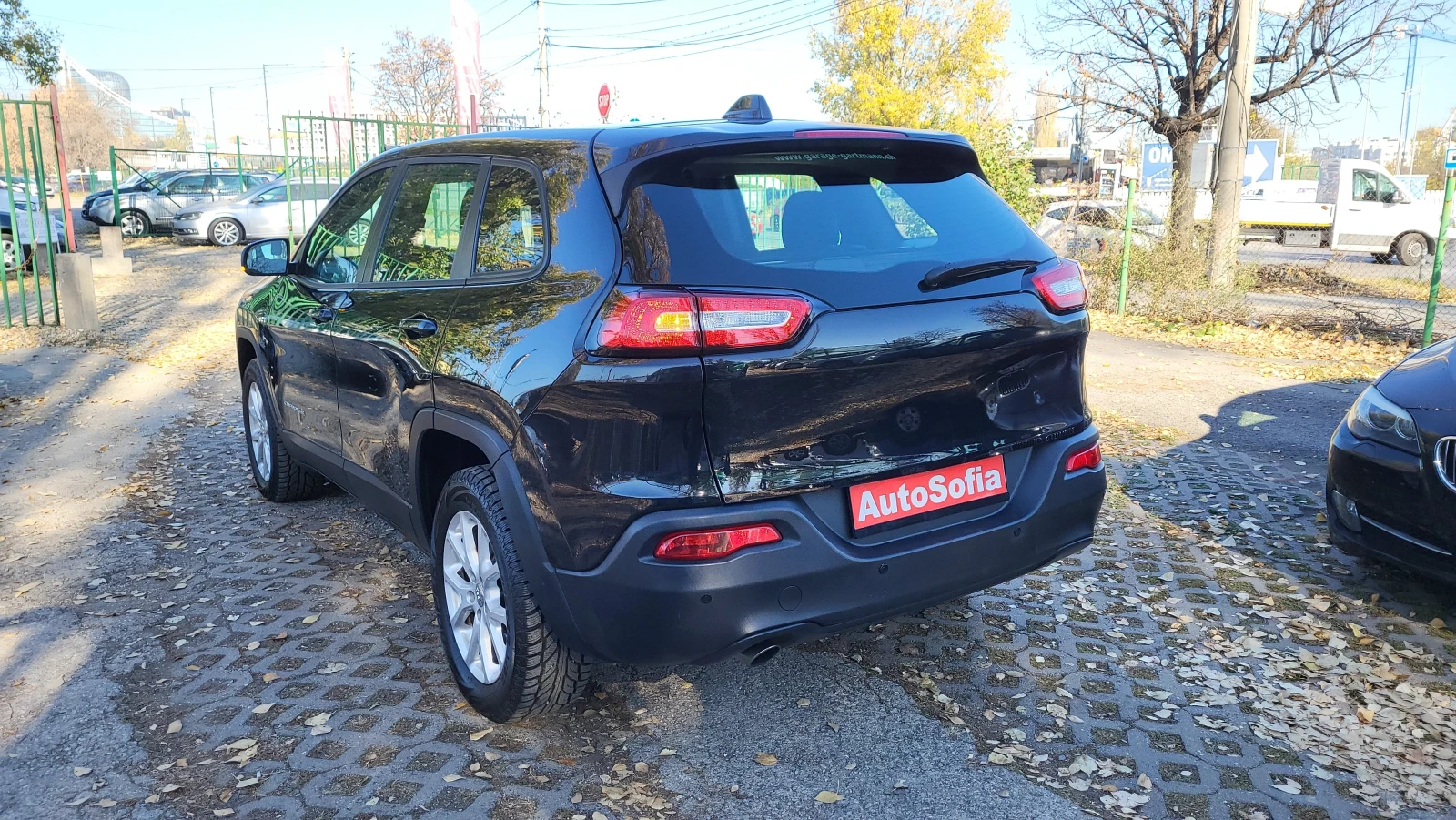 Jeep Cherokee 2.4i SPORT  - изображение 3