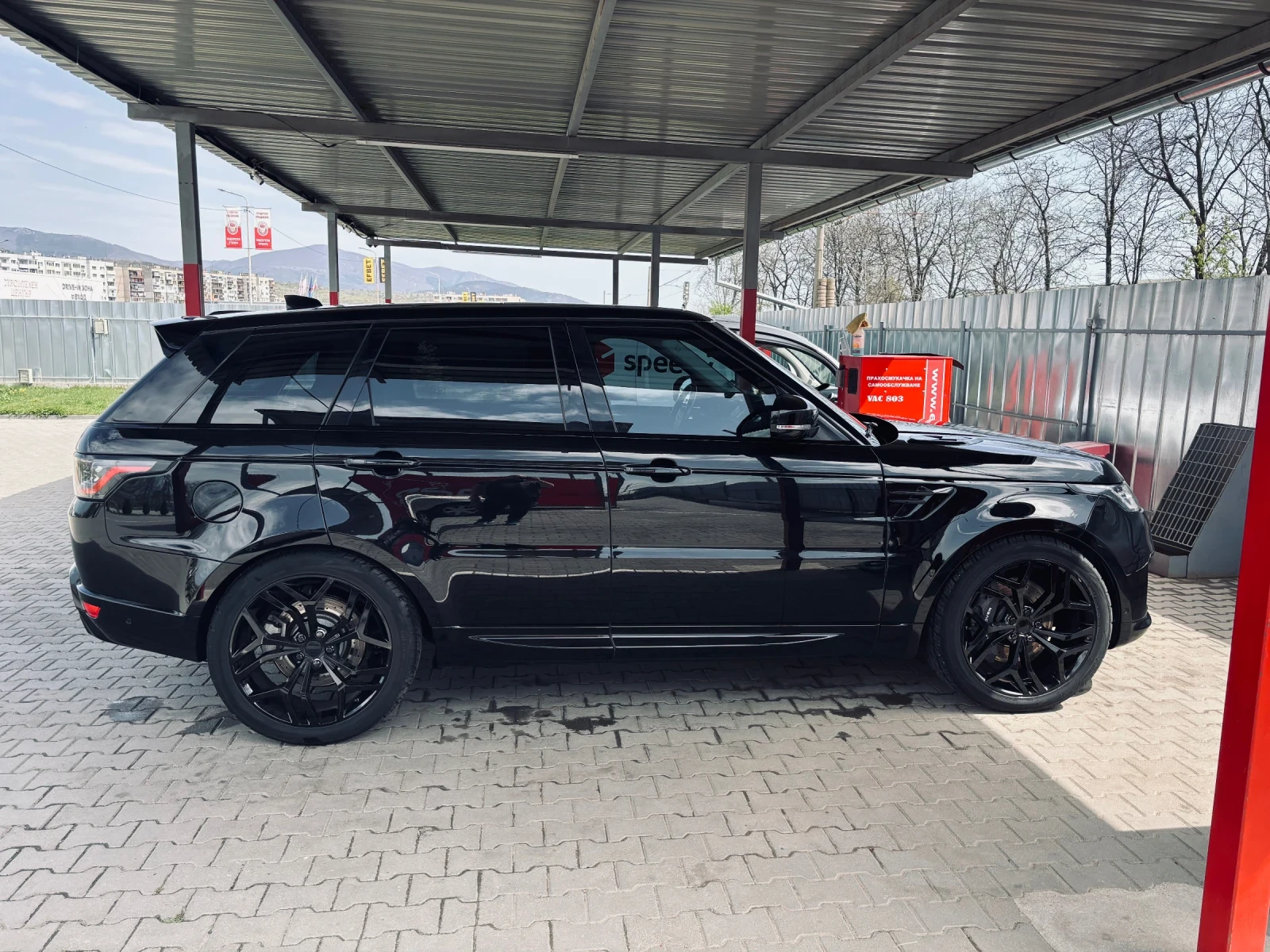 Land Rover Range Rover Sport 3.0SDV* панорама* ел.теглич* камера - изображение 5