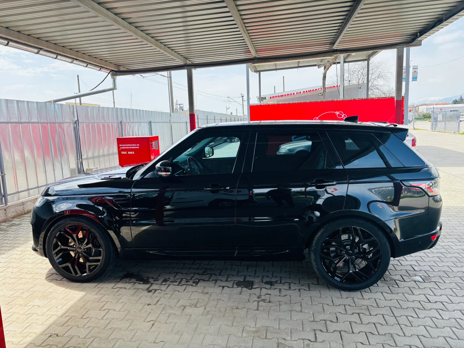 Land Rover Range Rover Sport 3.0SDV* панорама* ел.теглич* камера - изображение 6