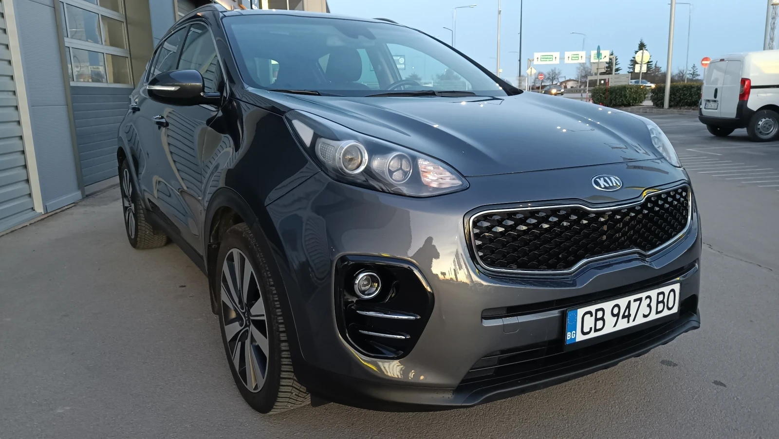 Kia Sportage 1.7 CRDI 141 к.с. AUTO FWD ПАНОРАМА EURO 6 - изображение 3