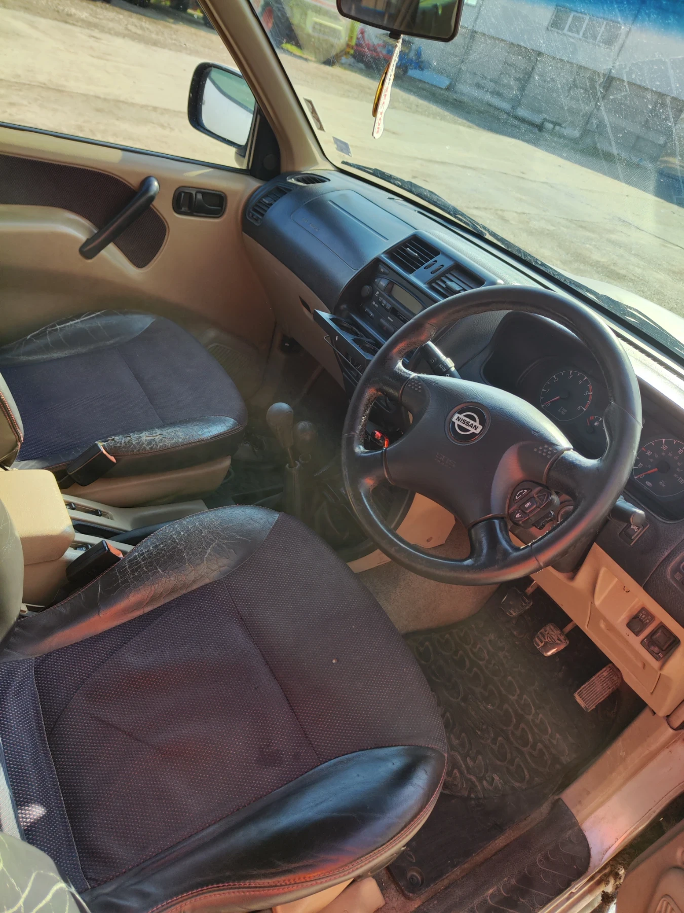 Nissan Terrano II, снимка 10 - Автомобили и джипове - 53847302