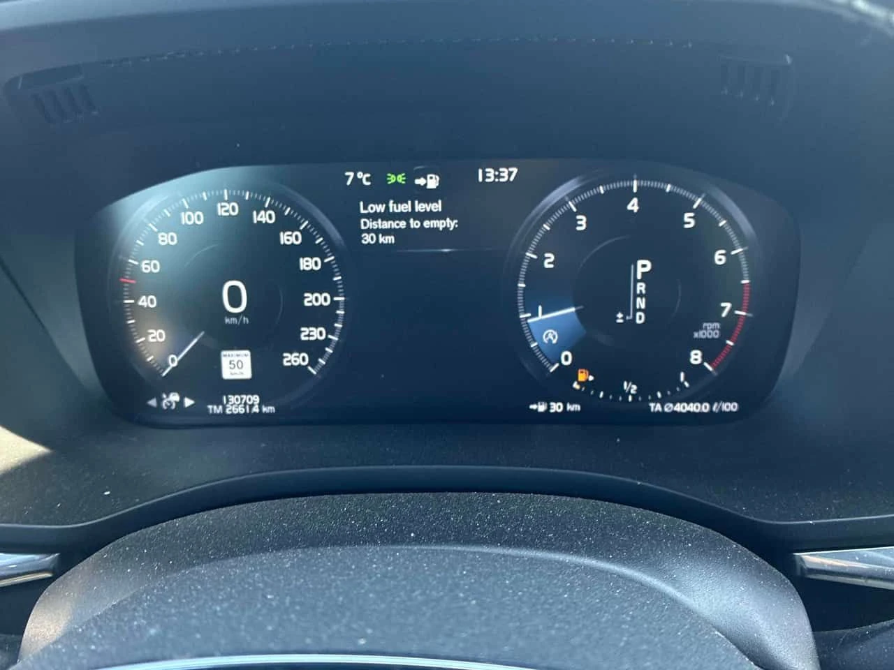 Volvo XC60 * R Design * ОТ ПРЕДСТАВИТЕЛСТВО НА VOLVO* , снимка 7 - Автомобили и джипове - 54147416