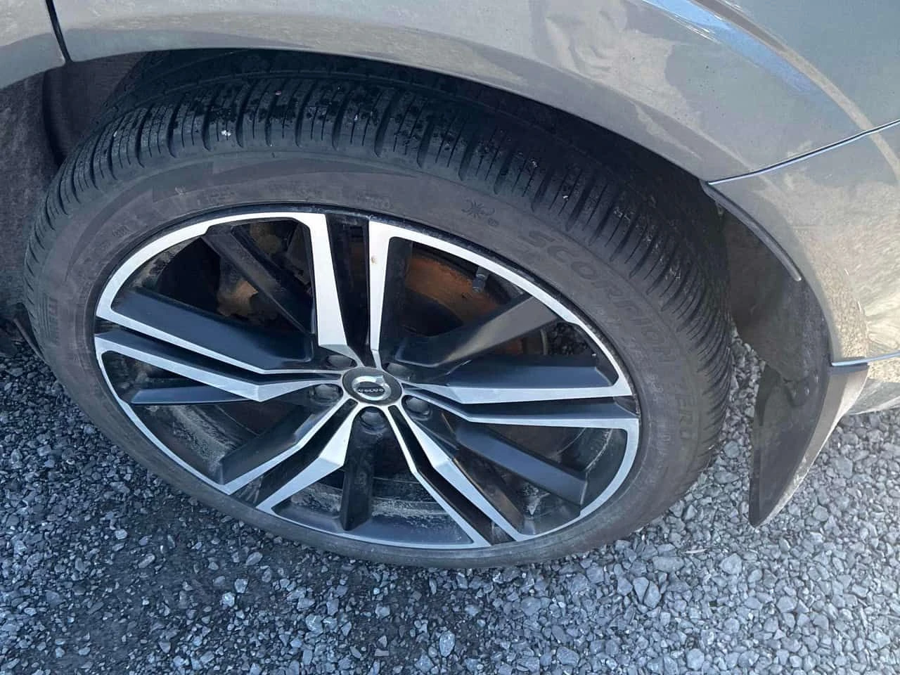 Volvo XC60 * R Design * ОТ ПРЕДСТАВИТЕЛСТВО НА VOLVO* , снимка 11 - Автомобили и джипове - 54147416