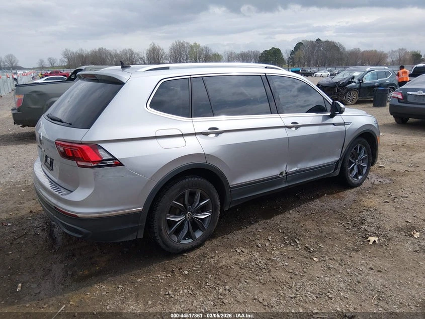 VW Tiguan 2.0l Volkswagen 2.0T Se, снимка 4 - Автомобили и джипове - 54445211