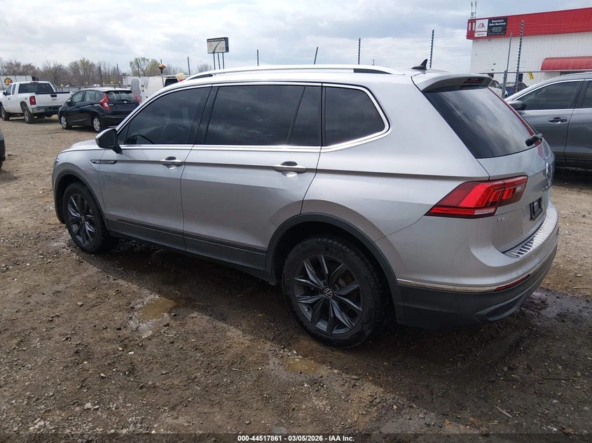 VW Tiguan 2.0l Volkswagen 2.0T Se, снимка 3 - Автомобили и джипове - 54445211