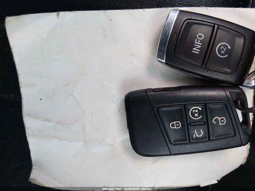 VW Tiguan 2.0l Volkswagen 2.0T Se, снимка 11 - Автомобили и джипове - 54445211