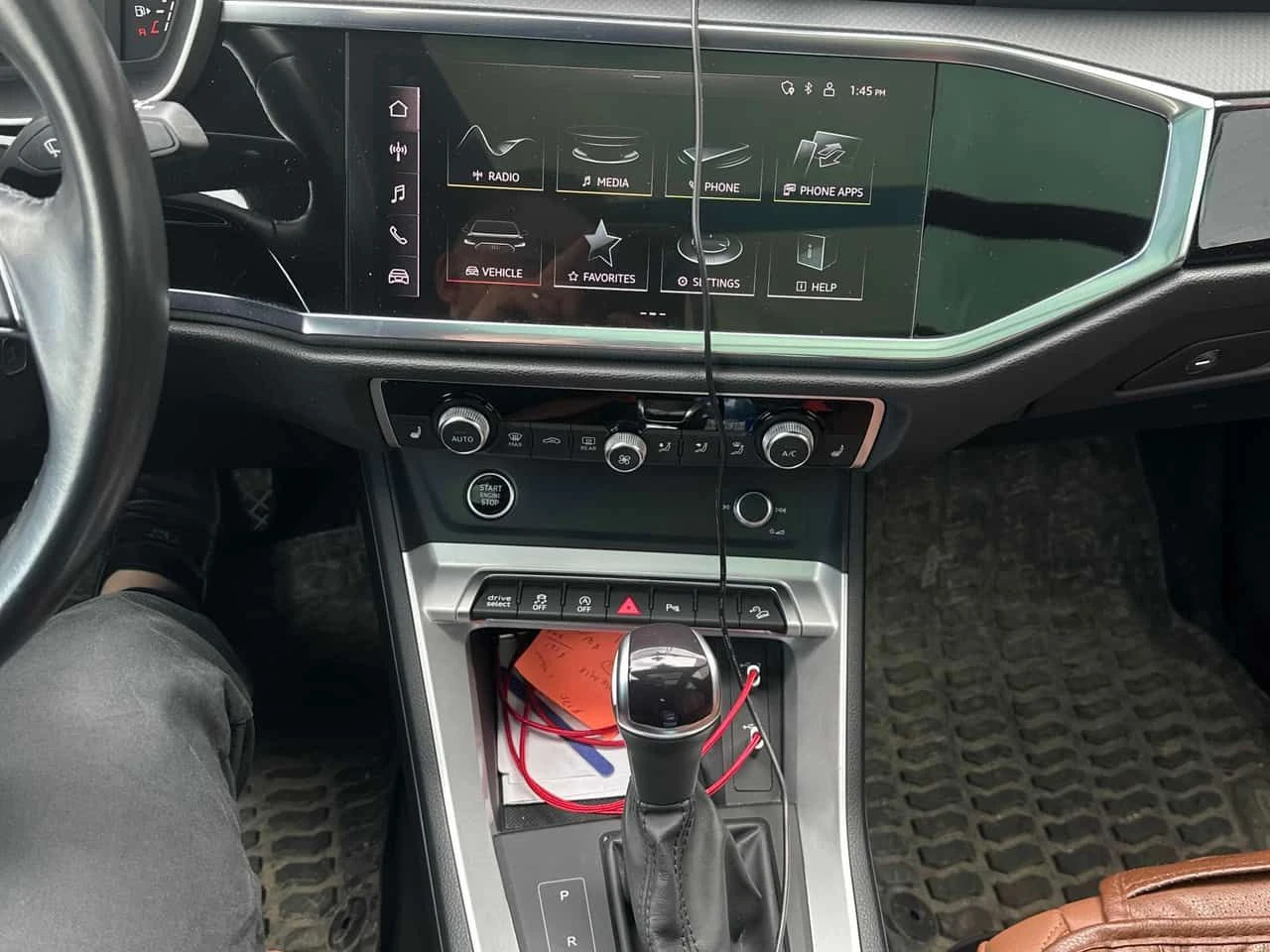 Audi Q3 KOMFORT BLACK OPTIC* DISTRONIC * MATRIX* , снимка 9 - Автомобили и джипове - 54495157
