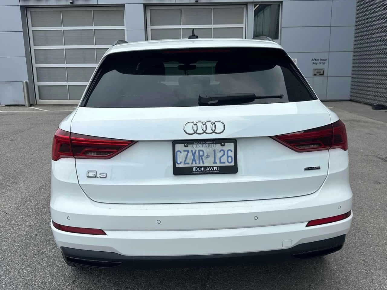 Audi Q3 KOMFORT BLACK OPTIC* DISTRONIC * MATRIX* , снимка 4 - Автомобили и джипове - 54495157
