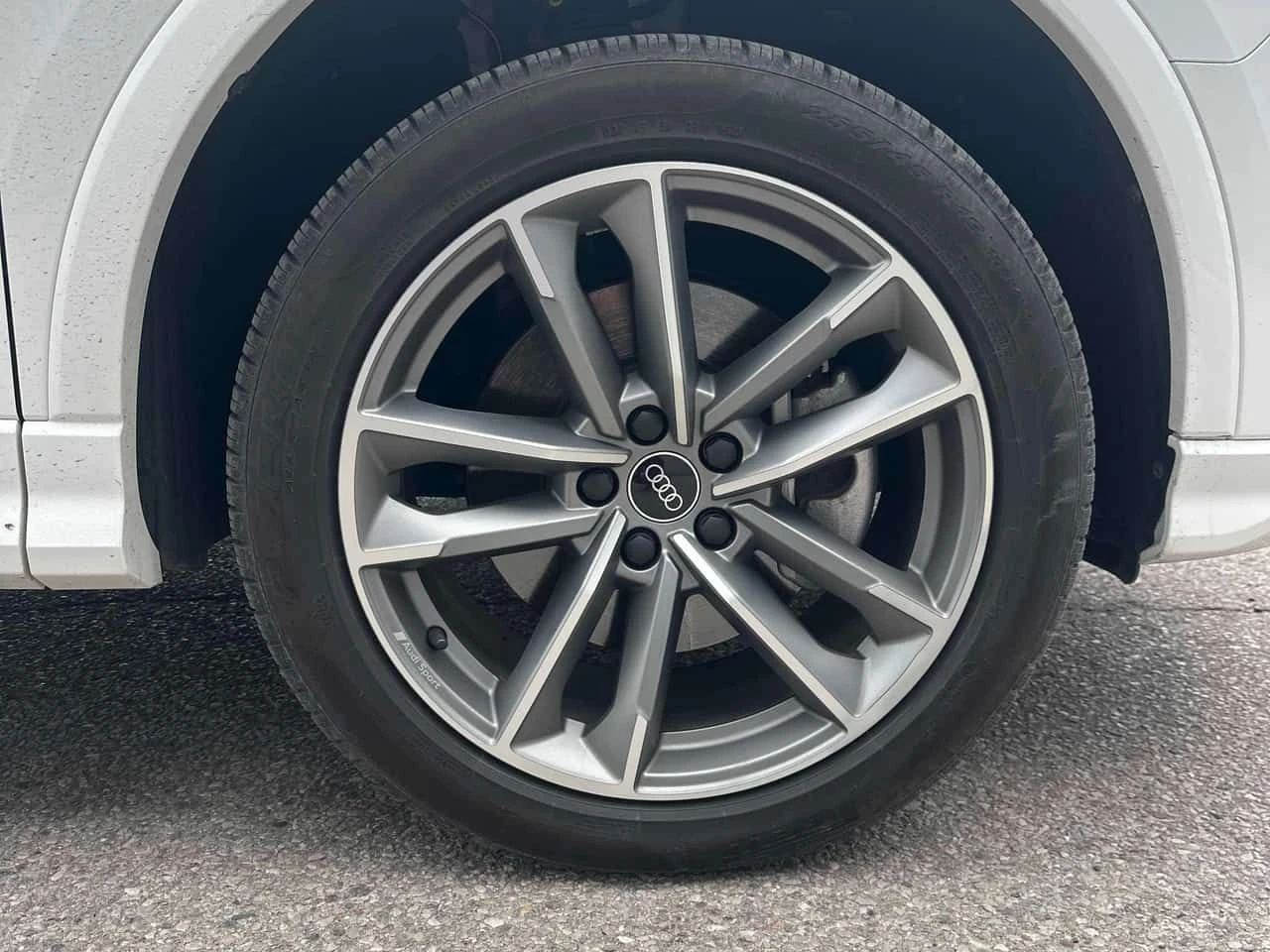 Audi Q3 KOMFORT BLACK OPTIC* DISTRONIC * MATRIX* , снимка 7 - Автомобили и джипове - 54495157