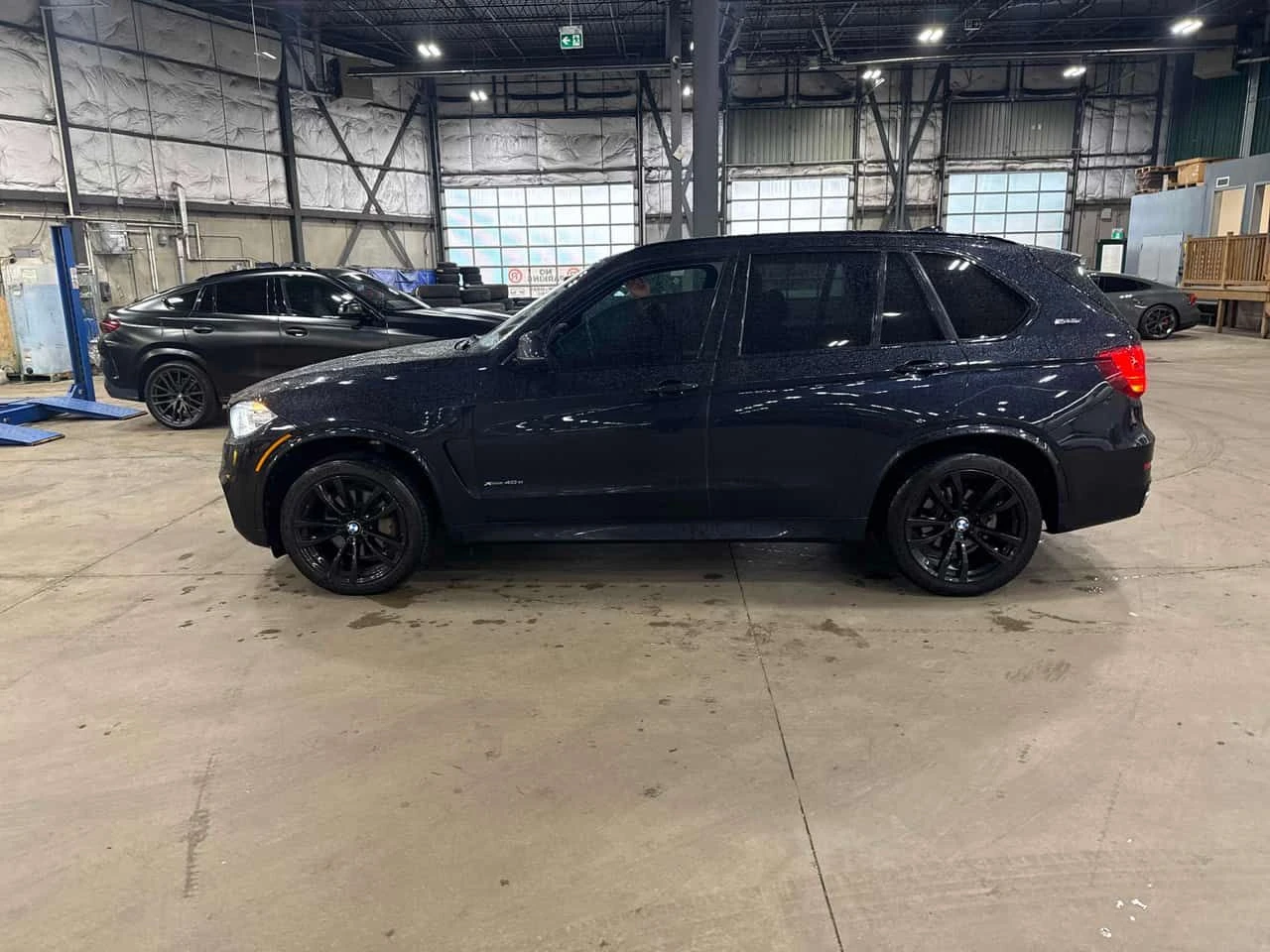 BMW X5  * FULL M SPORT PACK* 360 КАМЕРА* АМБИЕНТНО* ПАНО*, снимка 3 - Автомобили и джипове - 54663484