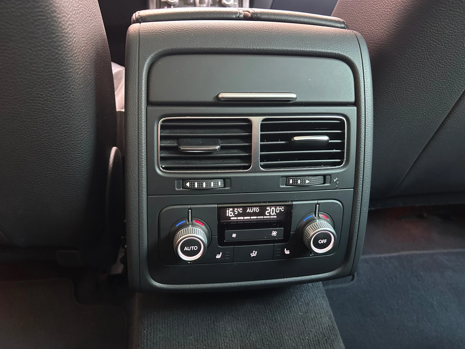 VW Touareg, снимка 13 - Автомобили и джипове - 55173070
