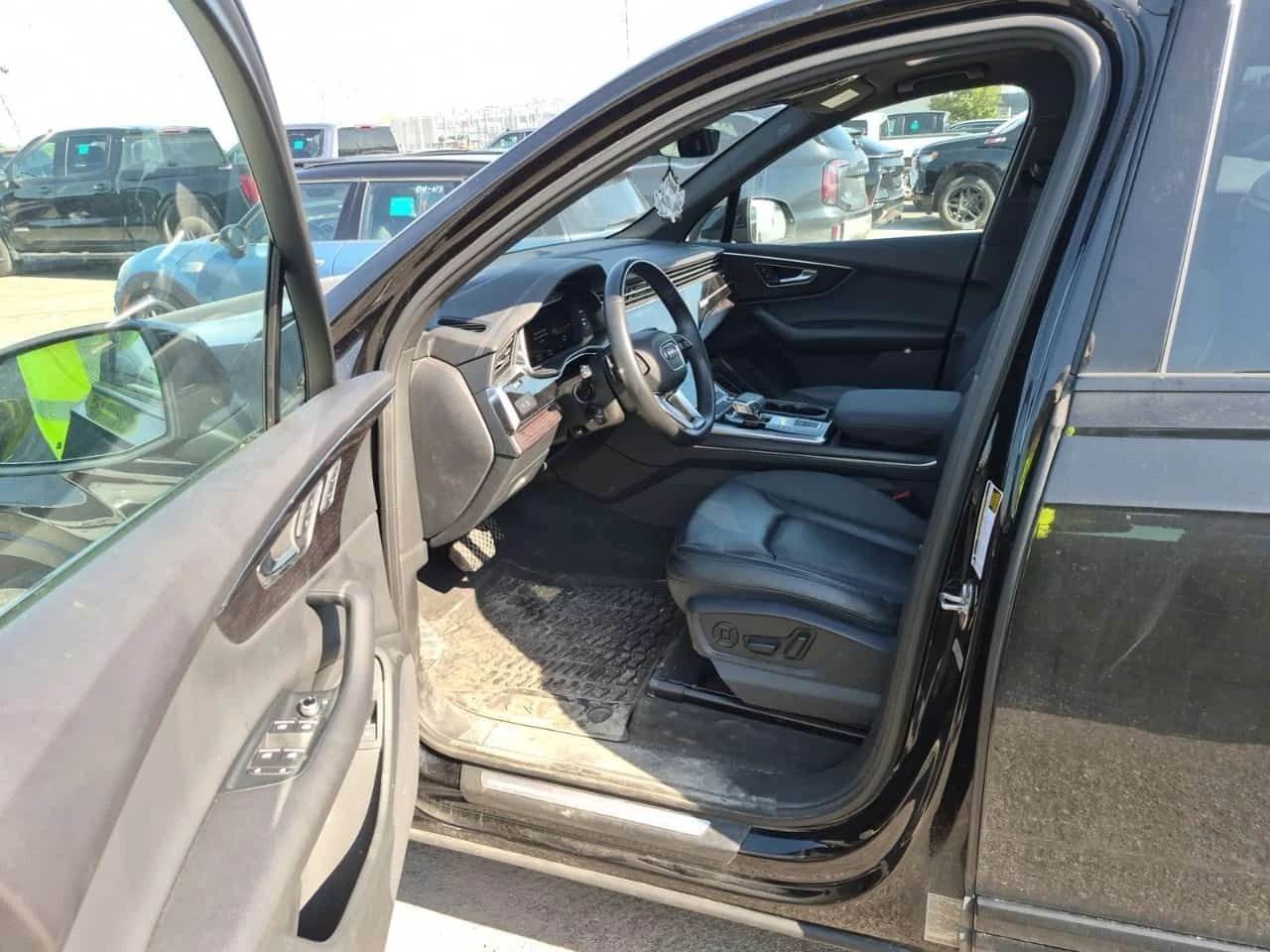Audi Q7 Komfort/CARFAX/ПОДГРЕВ/ПАМЕТ/ПАНОРАМА/2 КЛЮЧА, снимка 5 - Автомобили и джипове - 55213788