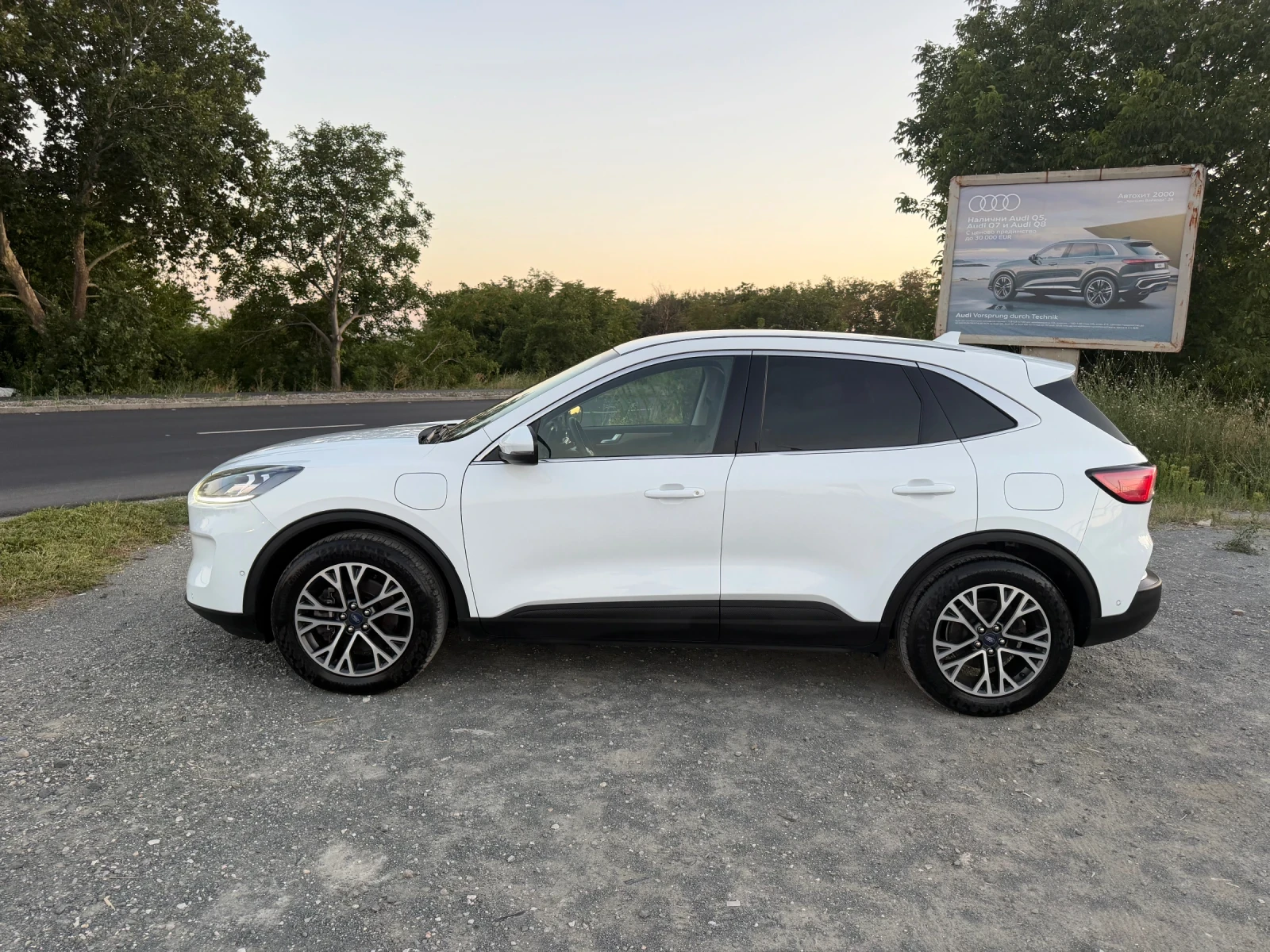 Ford Kuga PLUG IN HYBRID / TITANIUM / 360КАМЕРА / 125 000 км, снимка 8 - Автомобили и джипове - 55505309