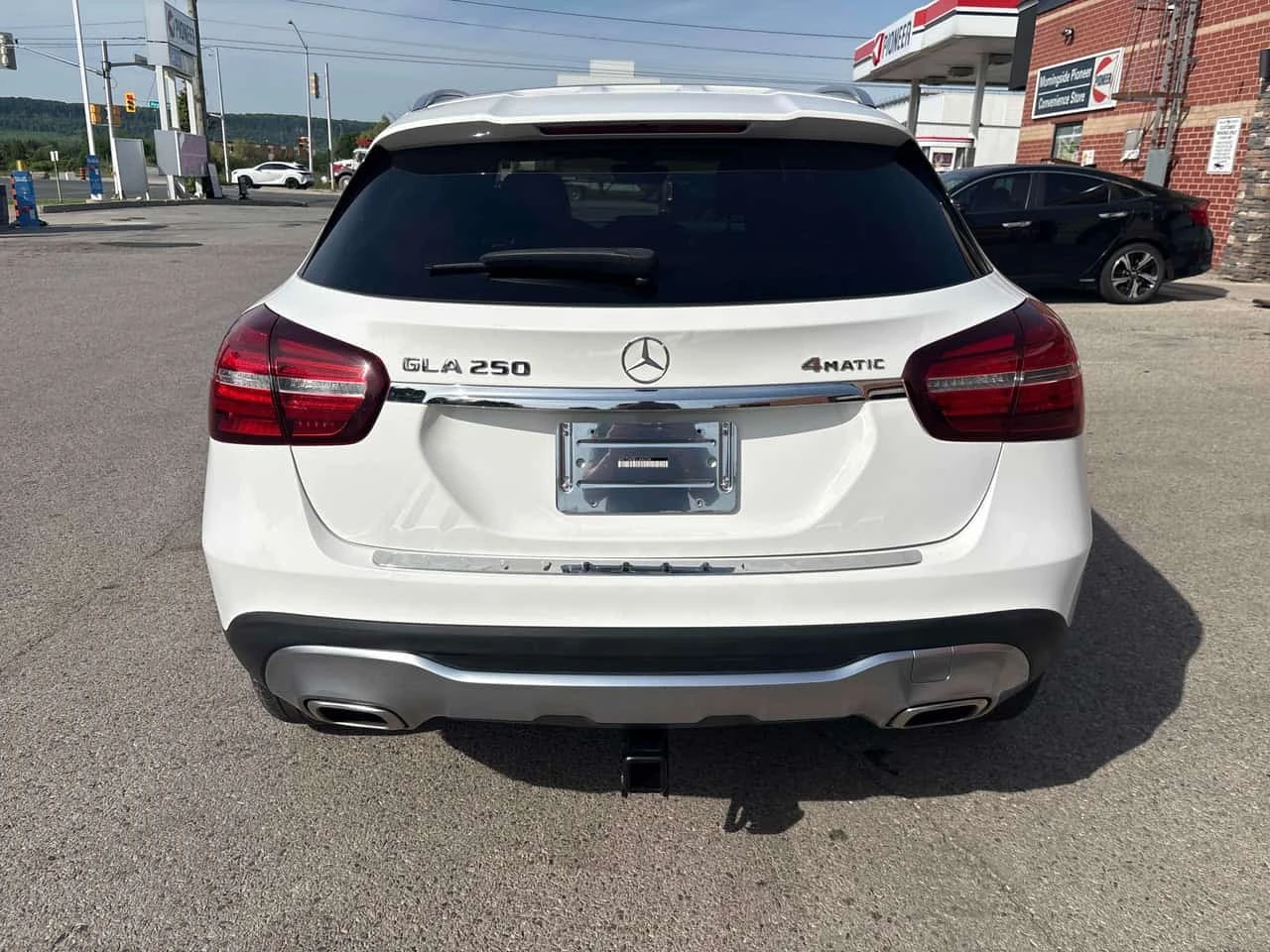 Mercedes-Benz GLA 250 CARFAX /Кожа/Нави/Подгрев/Панорама, снимка 4 - Автомобили и джипове - 55731098