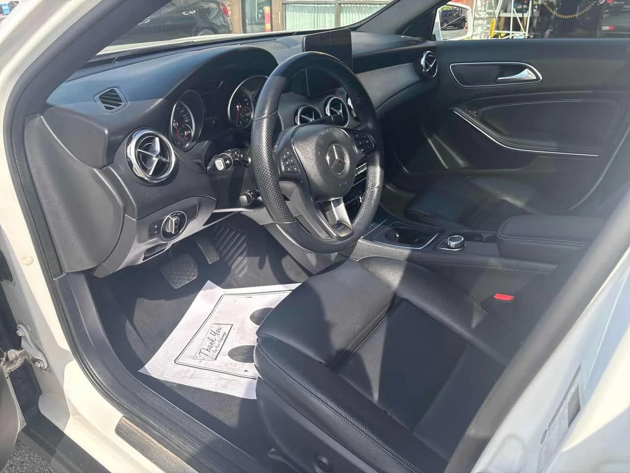 Mercedes-Benz GLA 250 CARFAX /Кожа/Нави/Подгрев/Панорама, снимка 5 - Автомобили и джипове - 55731098