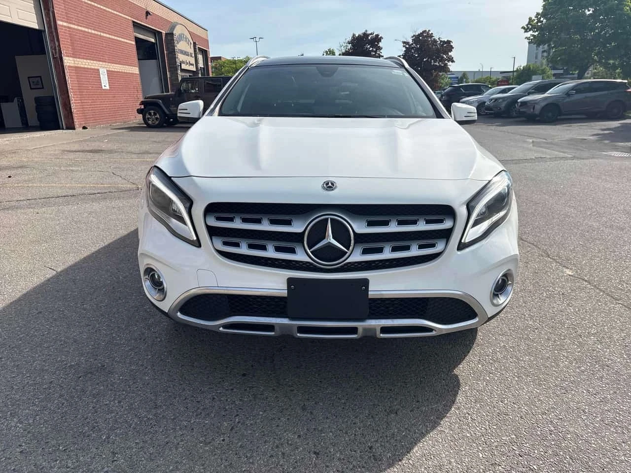 Mercedes-Benz GLA 250 CARFAX /Кожа/Нави/Подгрев/Панорама, снимка 6 - Автомобили и джипове - 55731098
