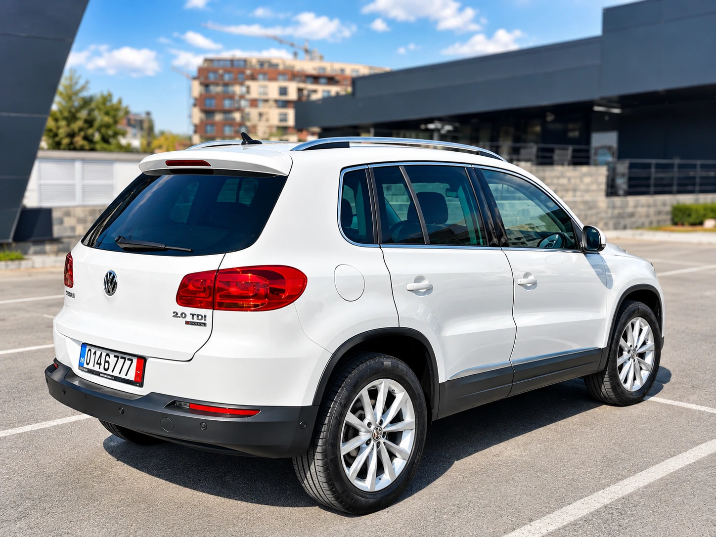 VW Tiguan 2.0TDI 4x4 Сервизна история във Фолксваген, снимка 5 - Автомобили и джипове - 56036864