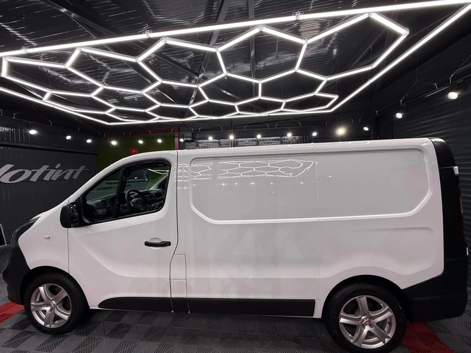 Opel Vivaro 1.6CDTI 95hp, снимка 2 - Бусове и автобуси - 54173132