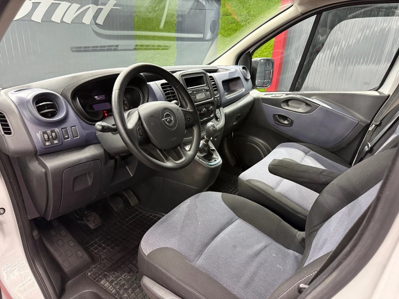 Opel Vivaro 1.6CDTI 95hp, снимка 6 - Бусове и автобуси - 54173132