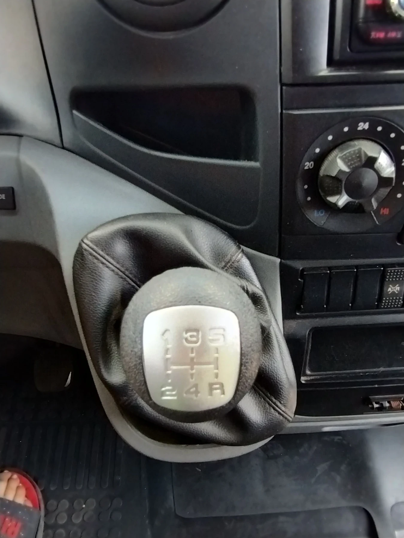 Iveco Daily 2.3, снимка 13 - Бусове и автобуси - 56271785