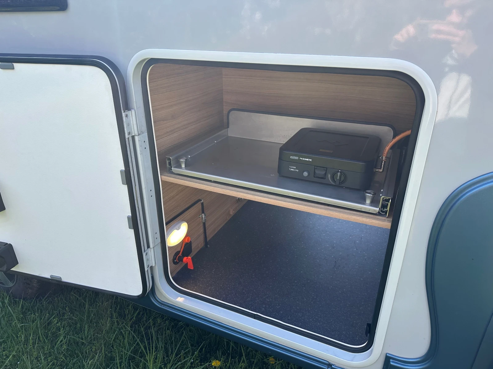 Каравана Adria Action 391 PH, снимка 13 - Каравани и кемпери - 54180971