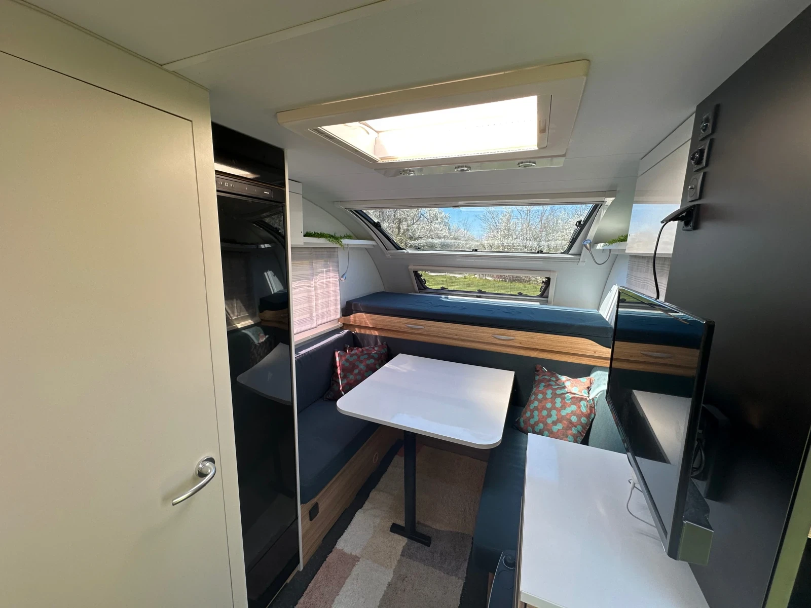 Каравана Adria Action 391 PH, снимка 4 - Каравани и кемпери - 54180971