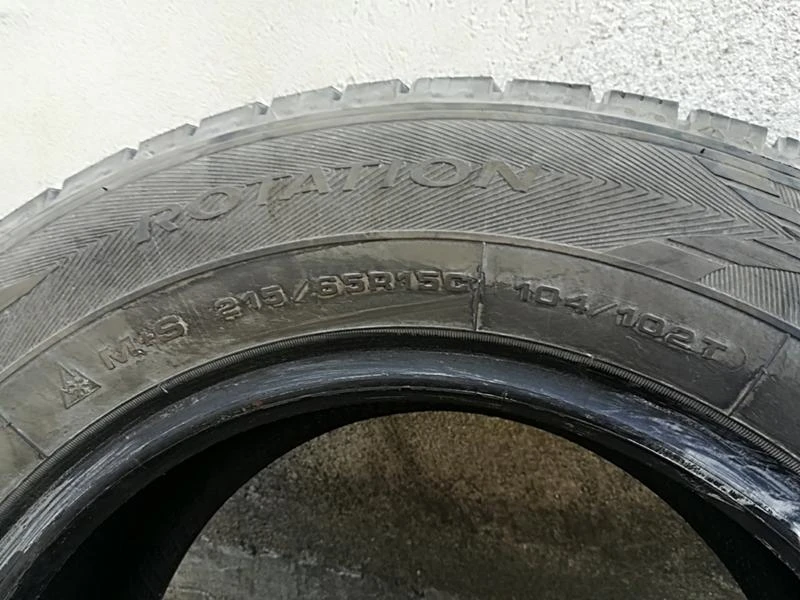 Гуми Зимни 215/65R15, снимка 7 - Гуми и джанти - 22854012