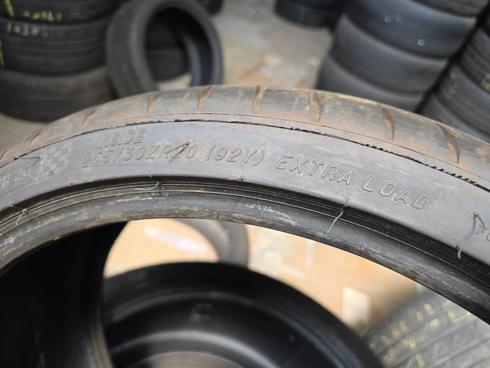 Гуми Летни 255/30R20, снимка 5 - Гуми и джанти - 55482471