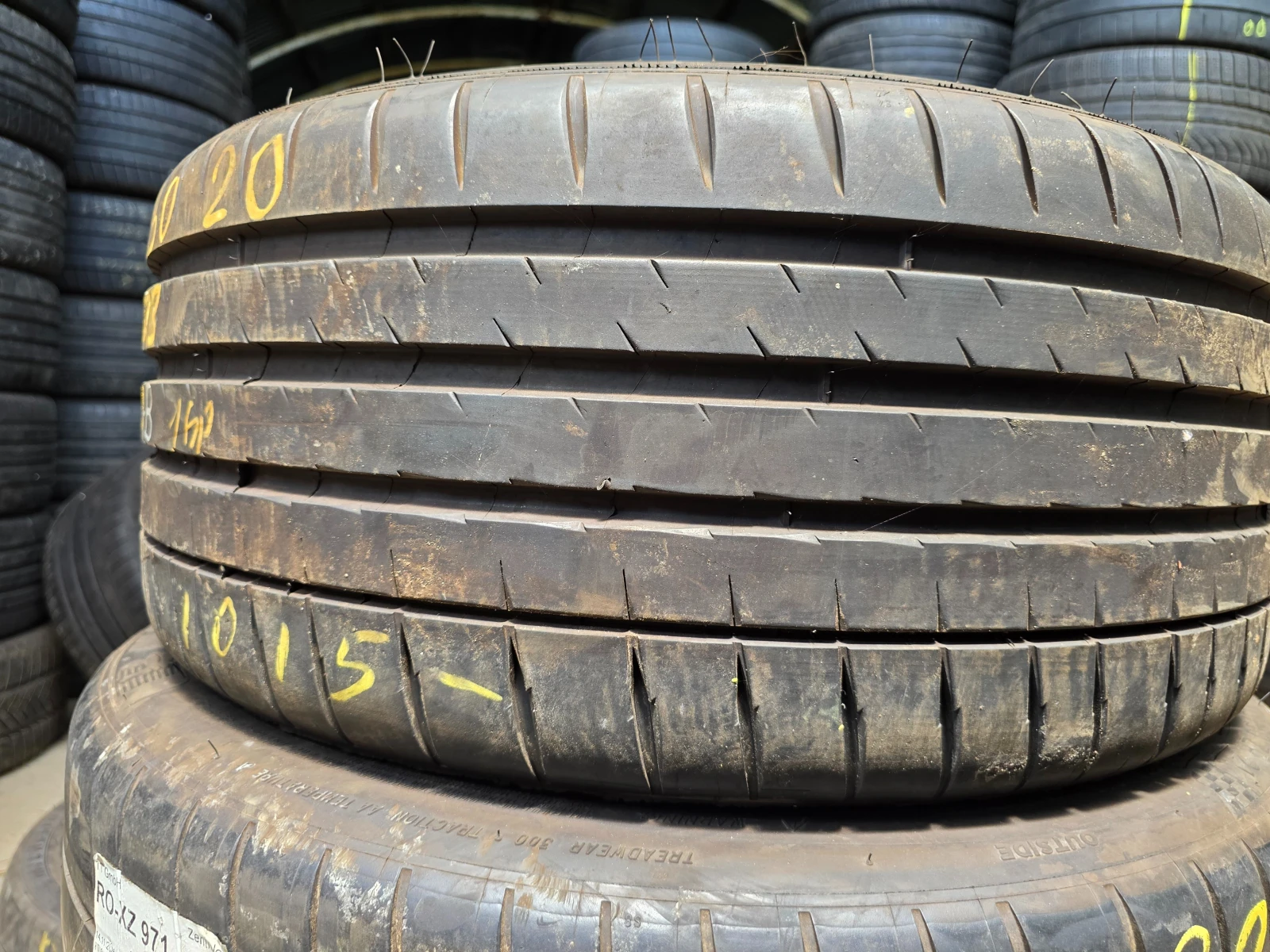 Гуми Летни 255/30R20, снимка 3 - Гуми и джанти - 55482471