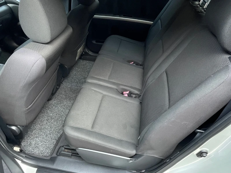 Toyota Corolla verso 1.8 i A/C, снимка 9 - Автомобили и джипове - 52717562