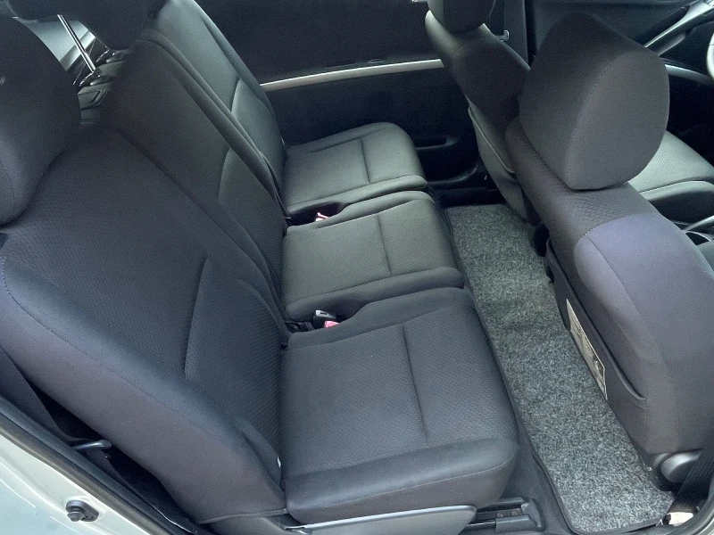 Toyota Corolla verso 1.8 i A/C, снимка 7 - Автомобили и джипове - 52717562