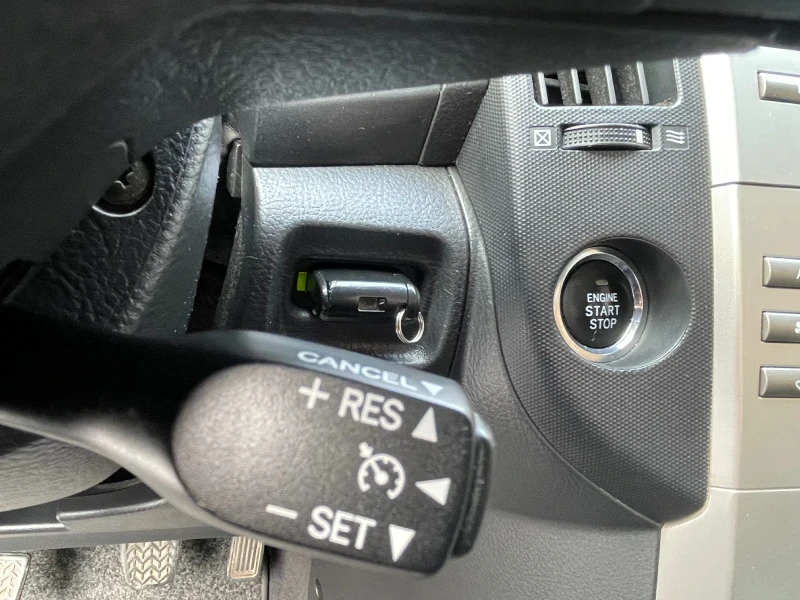 Toyota Corolla verso 1.8 i A/C, снимка 14 - Автомобили и джипове - 52717562