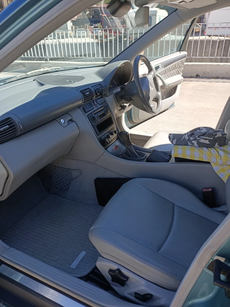 Mercedes-Benz C 270, снимка 9 - Автомобили и джипове - 52435691