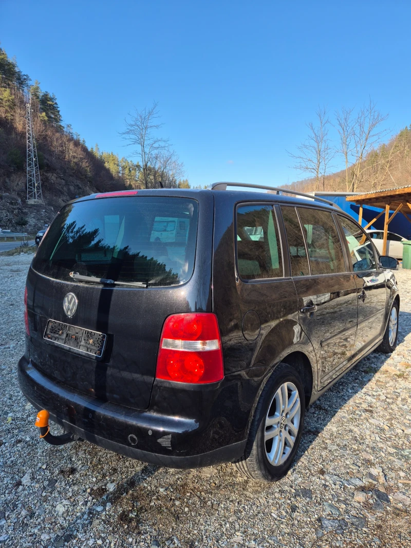VW Touran, снимка 4 - Автомобили и джипове - 53341875