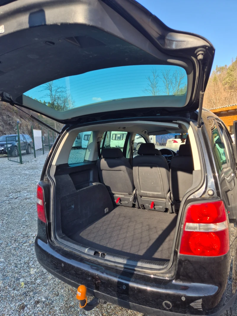VW Touran, снимка 6 - Автомобили и джипове - 53341875