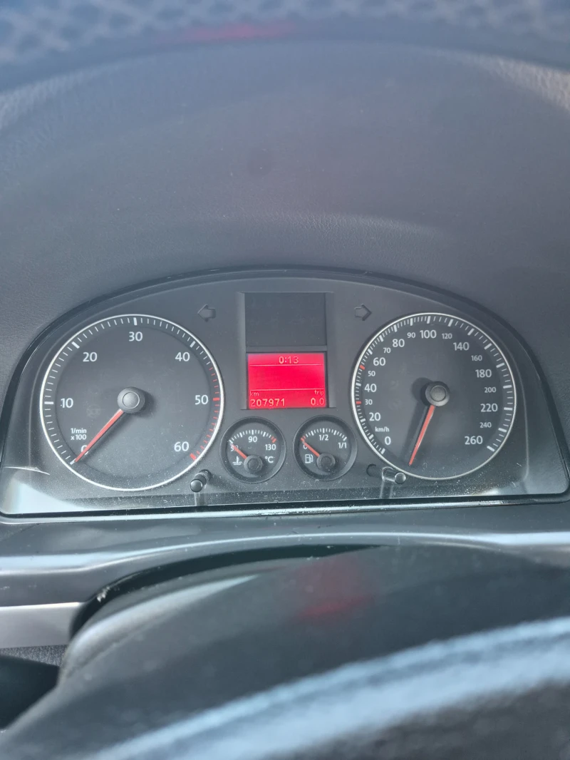 VW Touran, снимка 9 - Автомобили и джипове - 53341875